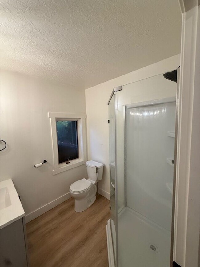 Building Photo - 0107-01