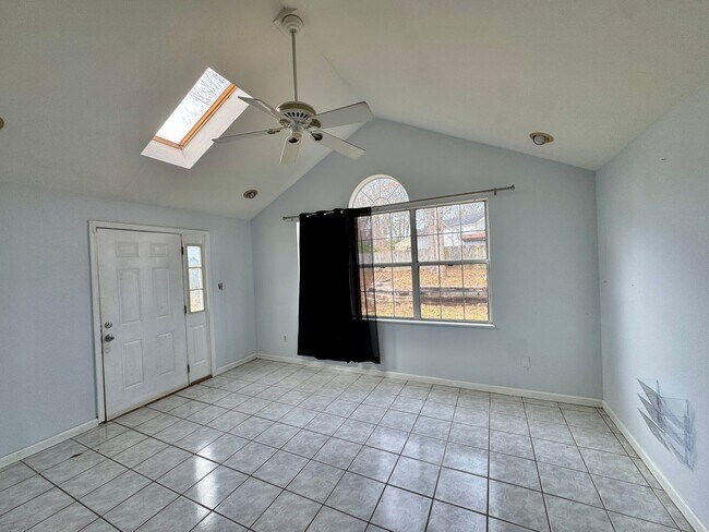 Building Photo - Fantastic Ranch Style Home