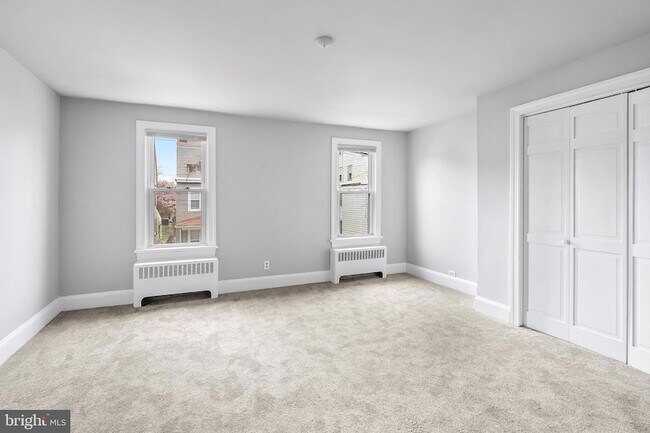 Building Photo - 243 Conover St