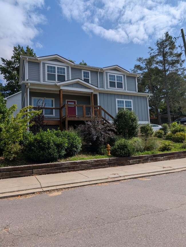 Building Photo - Asheville Rental-Oakley Area