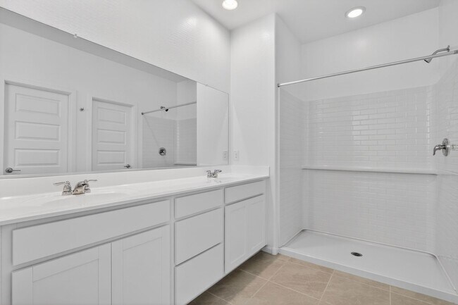 Building Photo - Modern 3BR Living with Resort-Style Amenities in Magma Vista Ranch