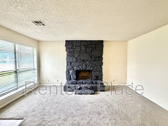 Building Photo - 8215 N 117th E Ave