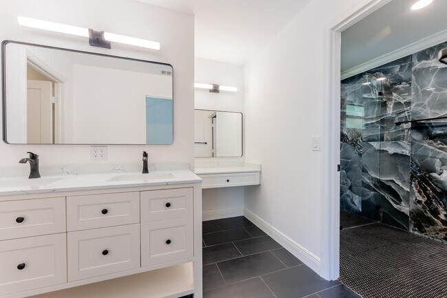 Building Photo - 302 Summerwinds Ln