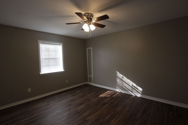 Building Photo - El Cerrito Place 8327/8329