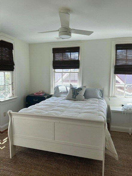 Building Photo - 9 Bogard St