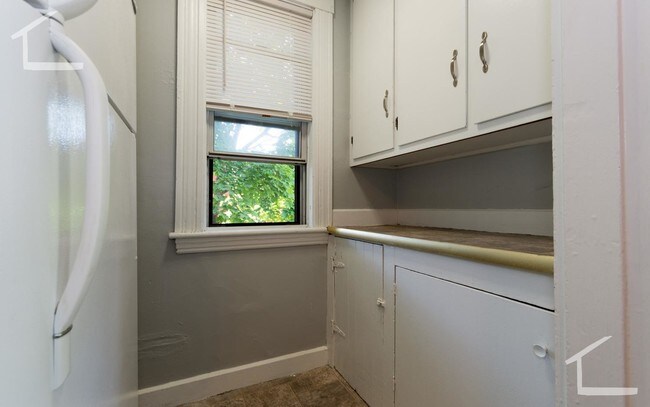 Building Photo - 116 Pearson Ave