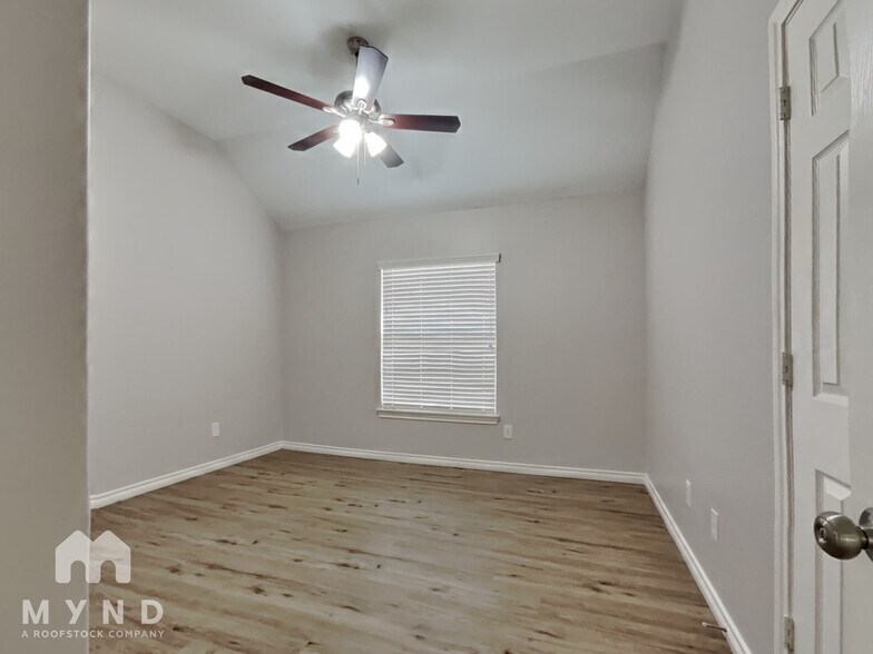 Building Photo - 22902 Creekside Gate Ct