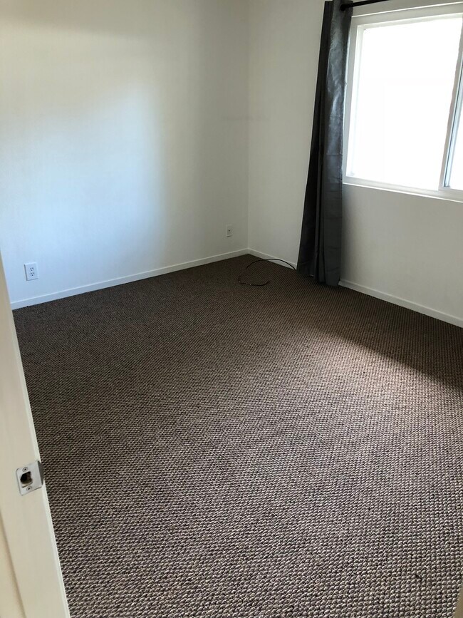 bed room - 1224 Sir Francis Drake Blvd