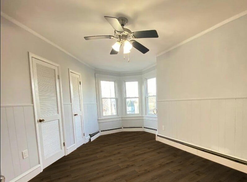 Building Photo - 848 Quincy Ave