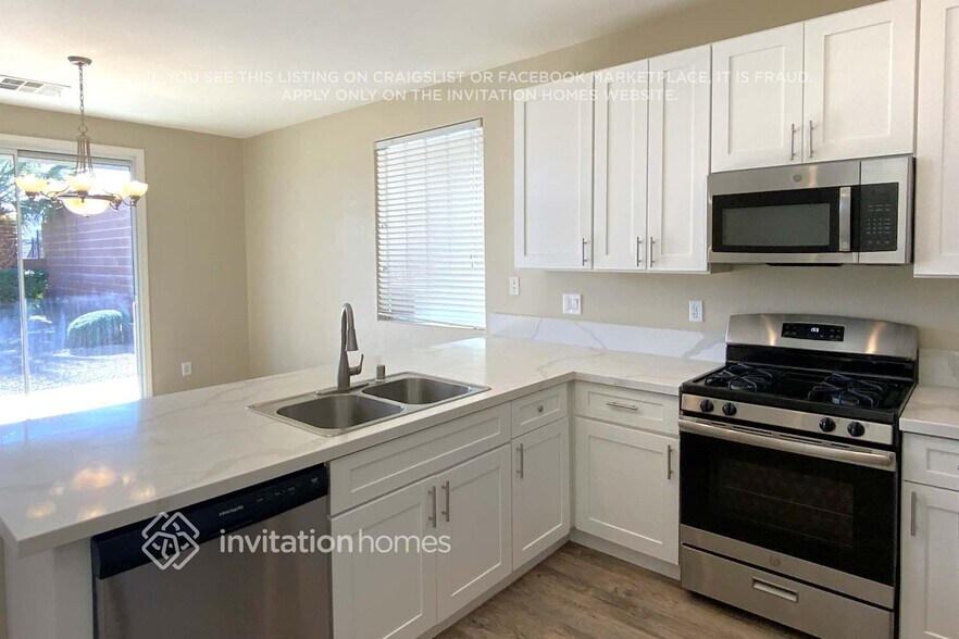 Building Photo - 5129 Piney Summit Ave