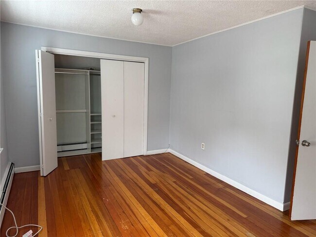 Building Photo - 67 Hall Ave