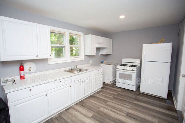 Building Photo - 200 Cooper St