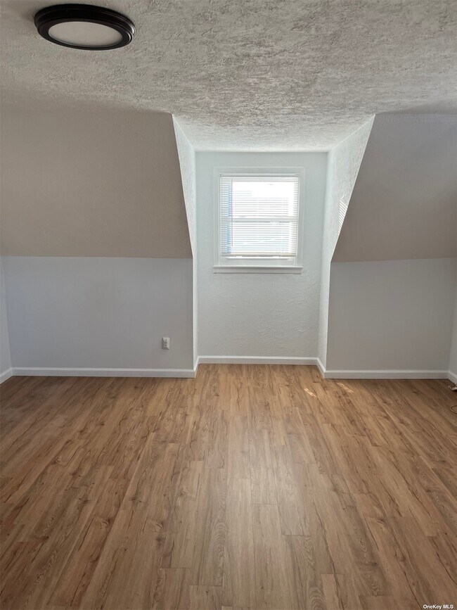Building Photo - 1409 Rhode Ave