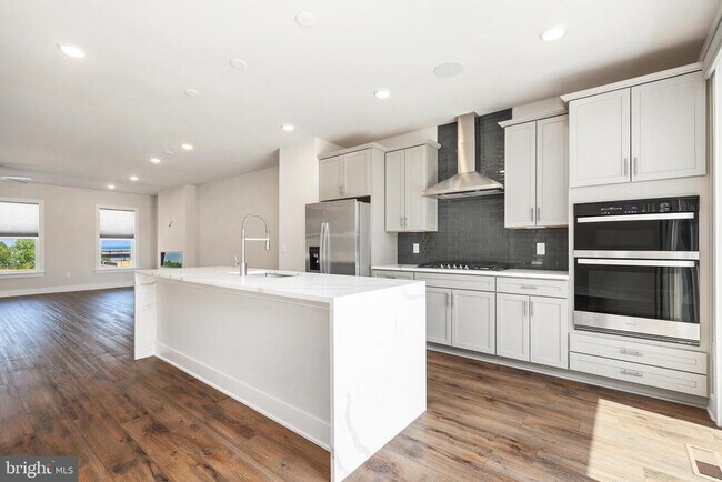 Building Photo - 1743 Riverbluff Ave
