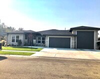 Building Photo - 143 S Vandries Ave