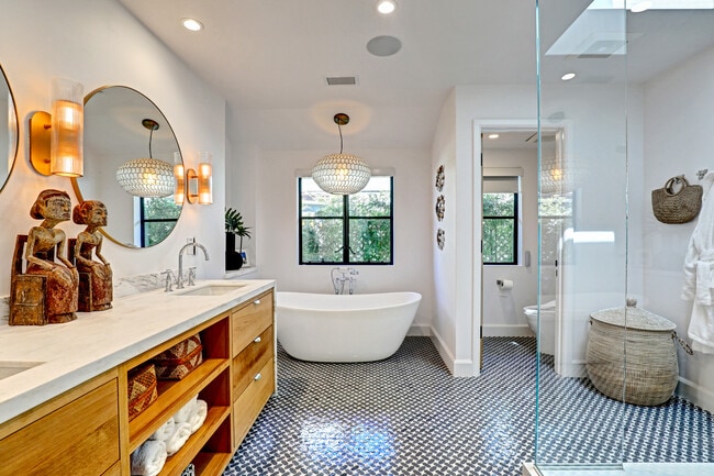 Building Photo - 4 S Vista De La Luna