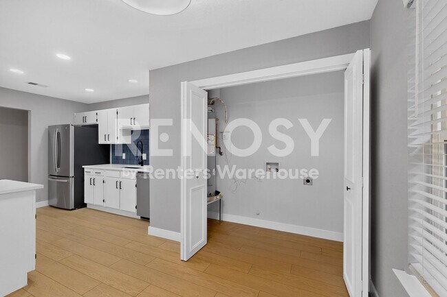 Building Photo - Completely Refreshed Arlington Home