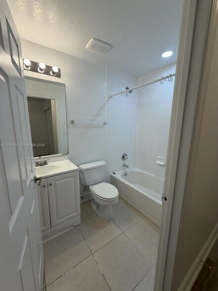 Building Photo - 3335 Palomino Dr
