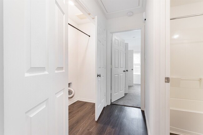 Building Photo - 5402 Logan Dale Dr