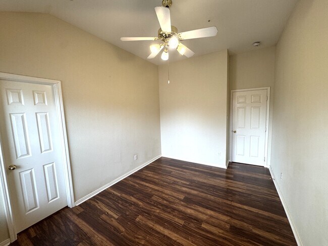 Building Photo - 2601 Easton Springs Ct