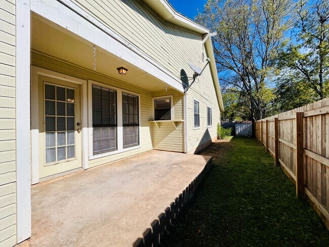 Building Photo - 9303 Kempler Dr