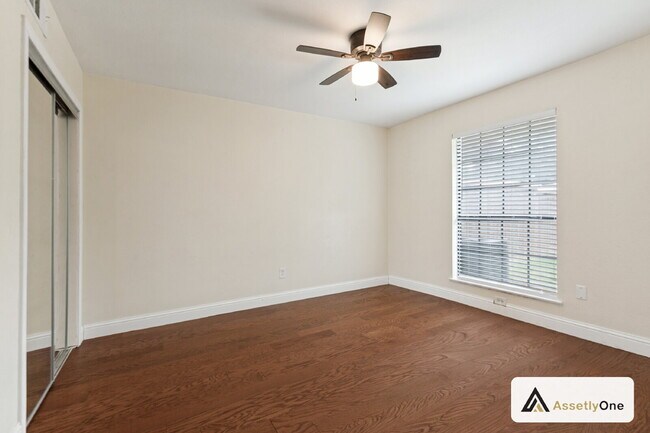 Building Photo - Updated North Dallas Townhome | 2 Pools | Clubhouse | Richardson ISD | Private Backyard
