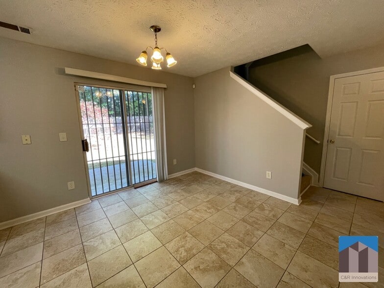 Building Photo - 2345 Delfern Dr