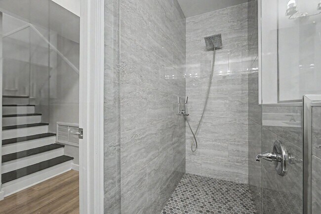 Building Photo - 1811 Devra Dr