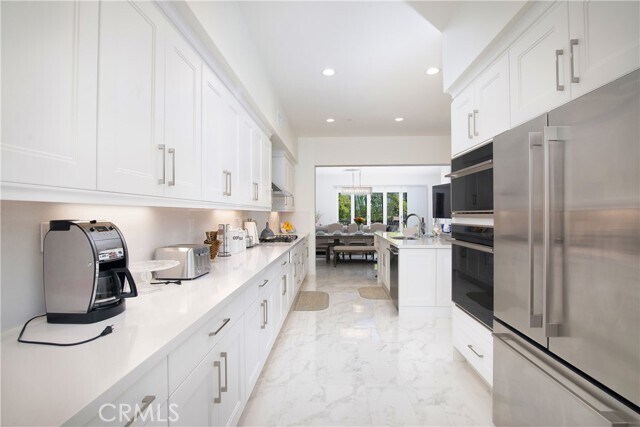 Building Photo - 1523 Doheny Way