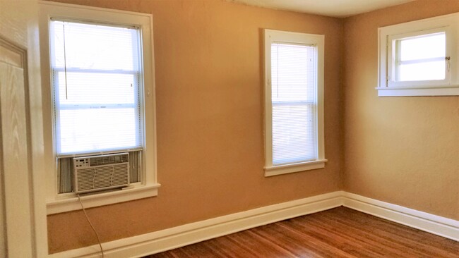 Bedroom - 2212 Indianola Ave