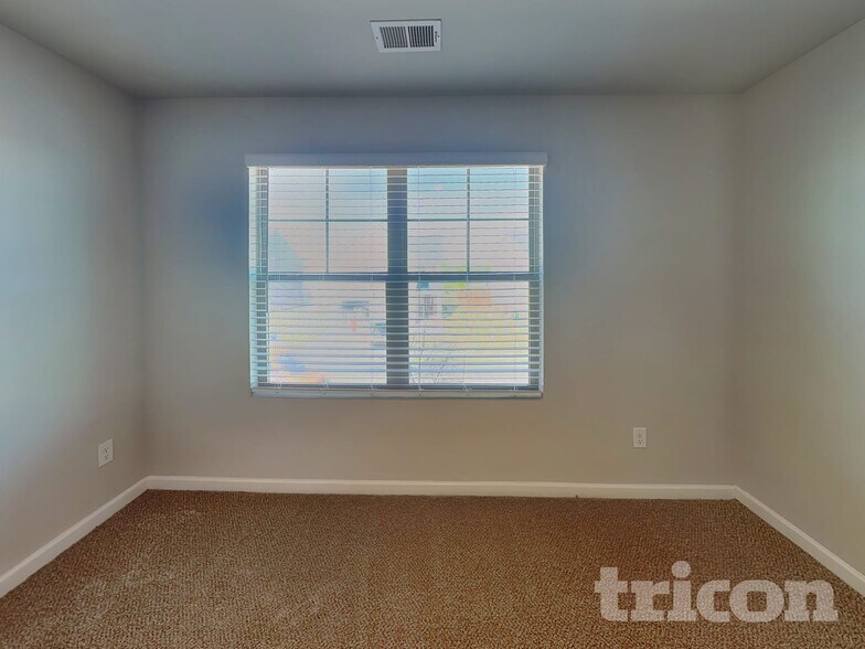 Building Photo - 1433 Veranda Ln