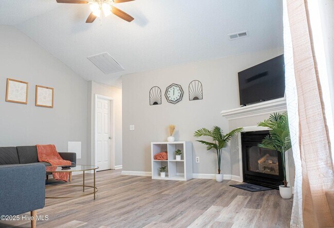 Primary Photo - 2503 East St