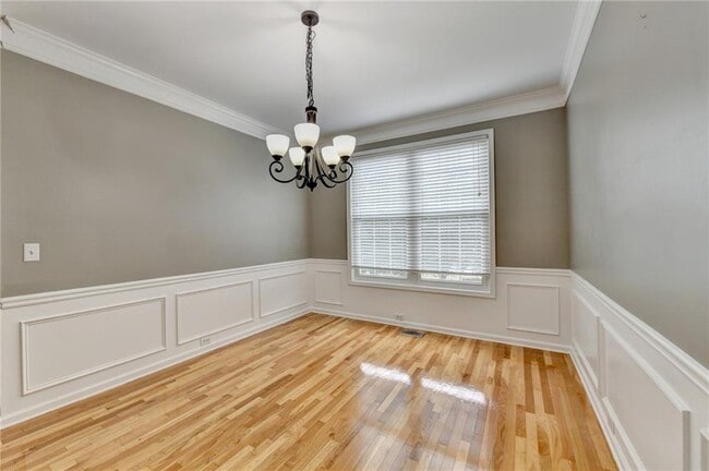 Building Photo - 2455 Kirkstone Dr