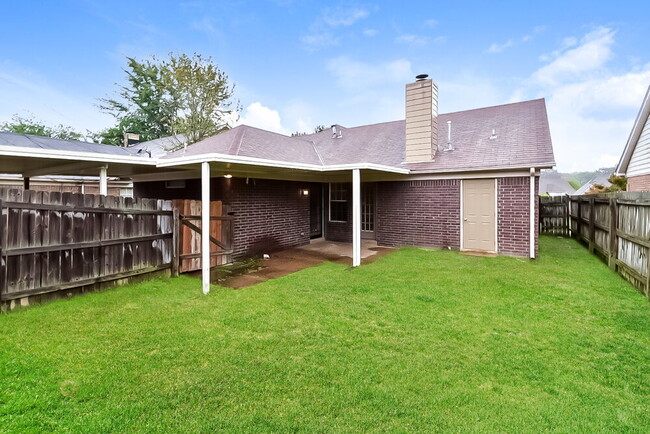 Building Photo - 1653 Dexter Ln