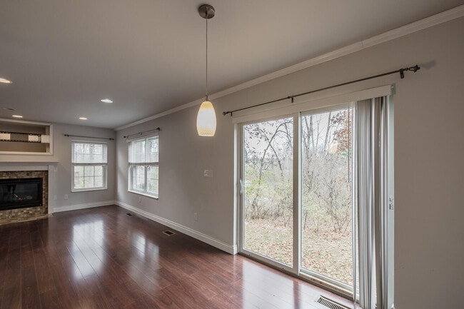 Building Photo - 324 Stratford Ln