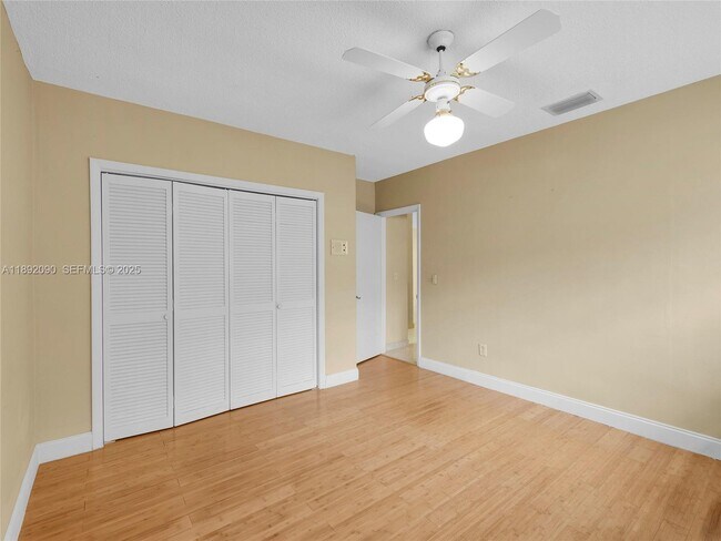 Building Photo - 1109 Biarritz Dr