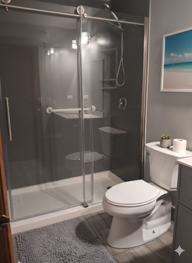 Building Photo - 2076 Longwood Ct