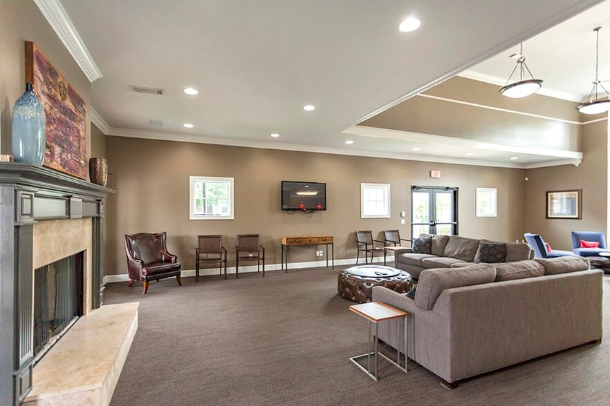 Building Photo - 2310 Elliott Ave