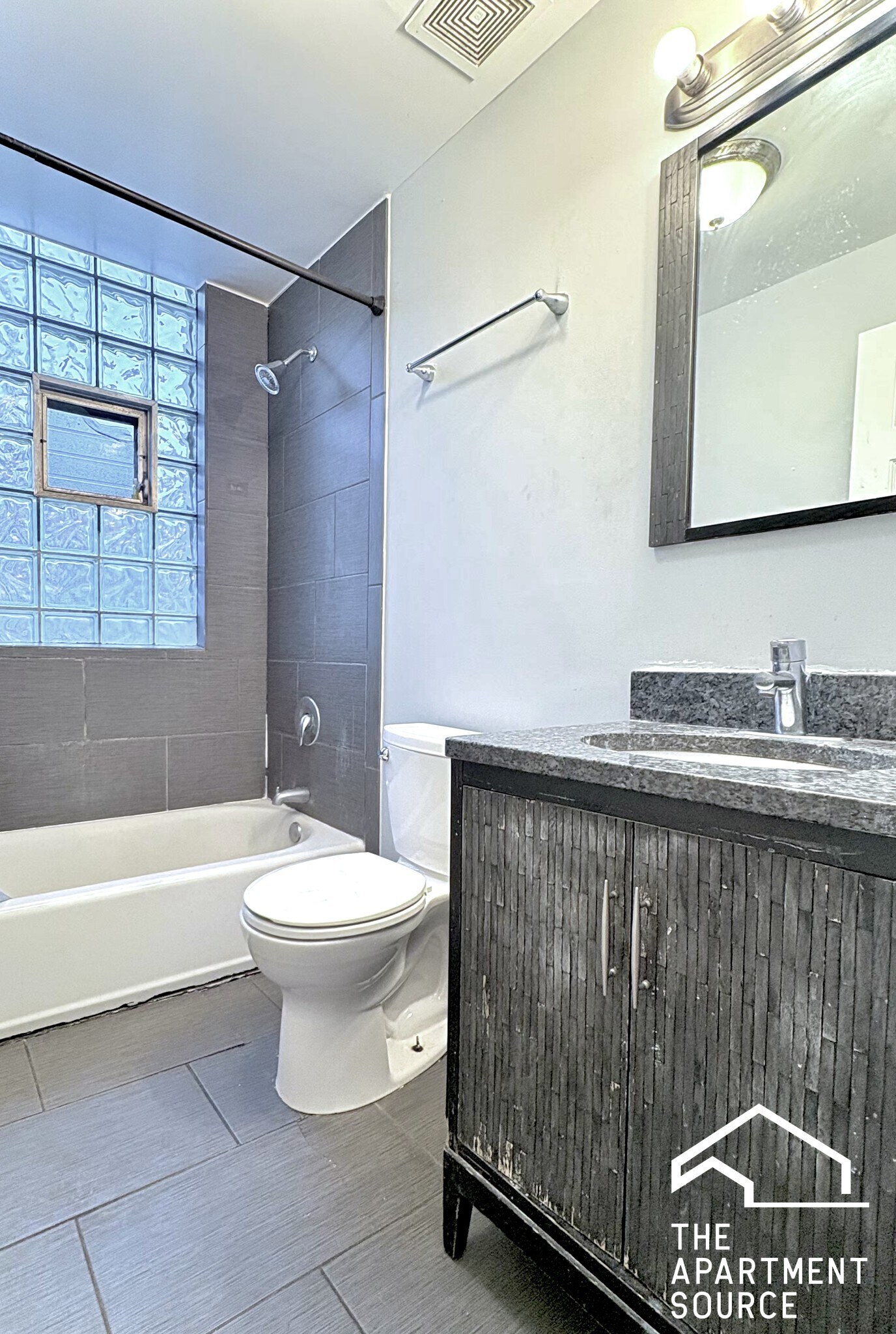 Building Photo - 208 N Kolin Ave