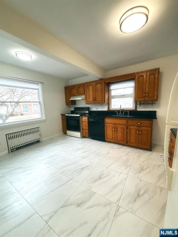 Building Photo - 904 5th St