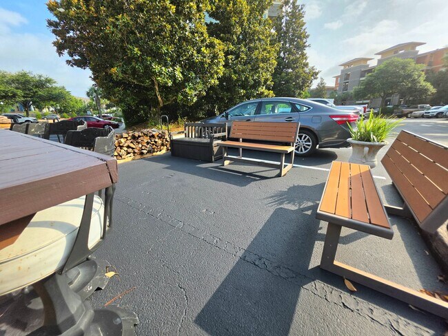Building Photo - 1430 Regency Rd