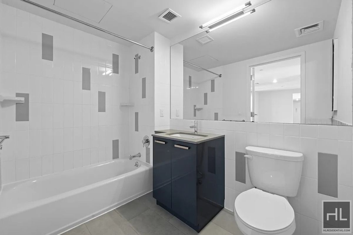 Building Photo - 310 Clarkson Ave