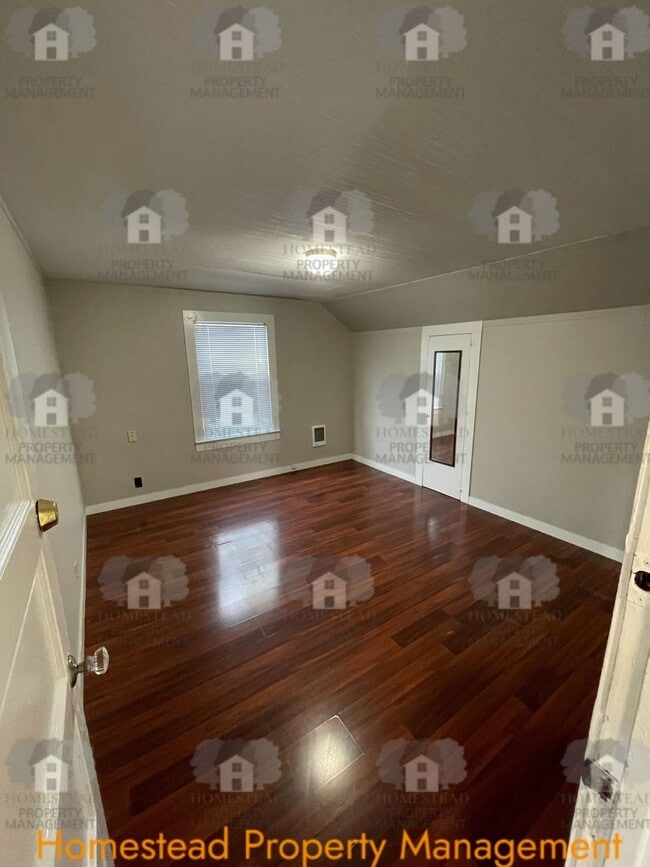 Building Photo - 451