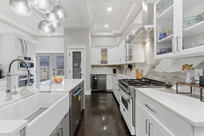 Building Photo - 1105 Stockell St