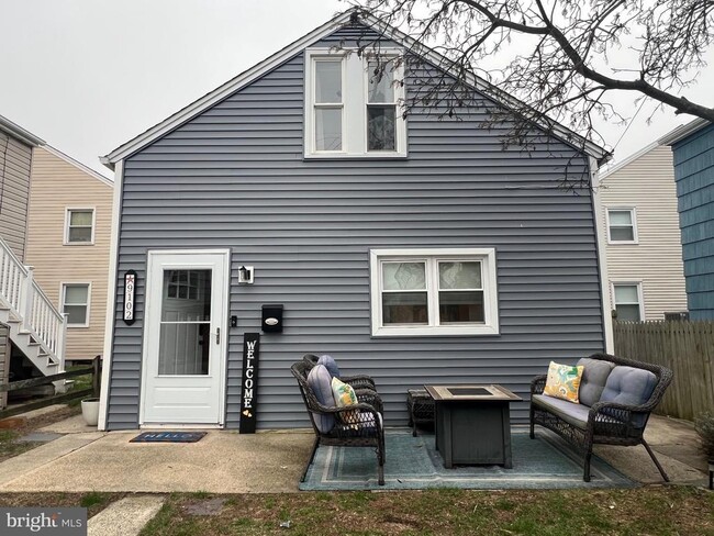 Building Photo - 9102 Monmouth Ave