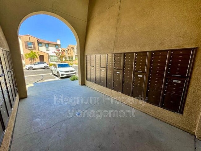 Building Photo - 40372 Calle Real