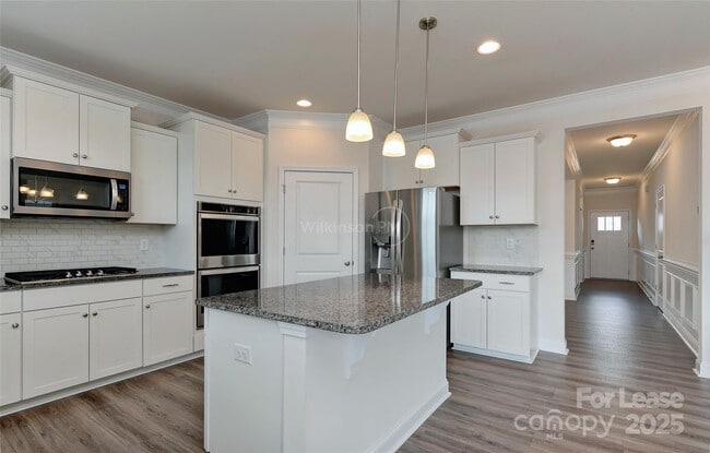 Building Photo - 2015 Saddlebred Dr