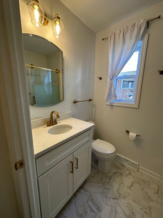 Building Photo - 108 Homewood Rd