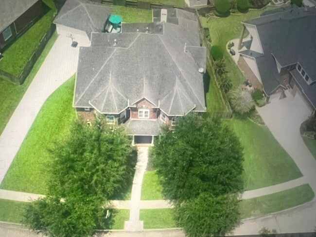 Building Photo - 4114 Fisher Lake Dr