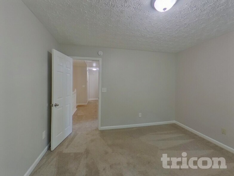 Building Photo - 7485 Ferrara Dr
